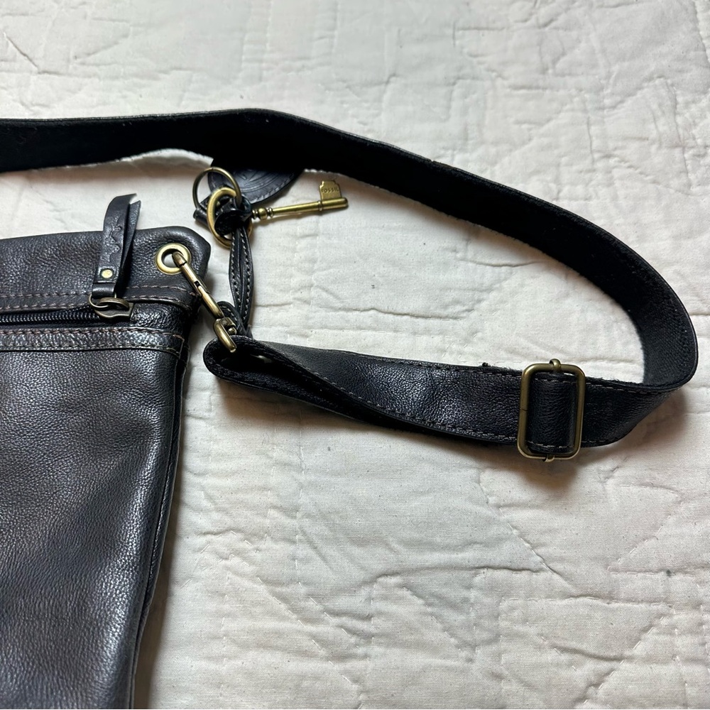 Patchwork Leather Crossbody Bag | Boho Vintage 90s Indie · Fossil - Picture 10 of 13